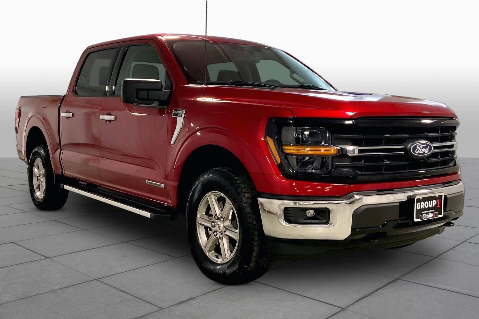 Used 2025 Rapid Red Metallic Tinted Clearcoat Ford XLT image 5