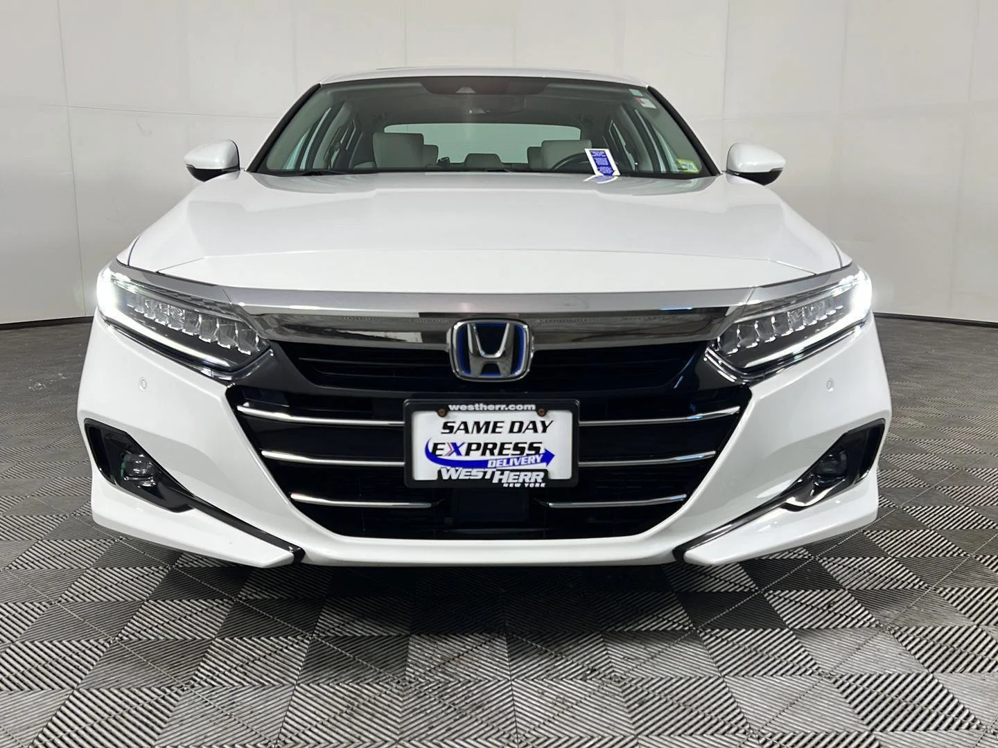 Used 2021 Platinum White Pearl Honda EX-L image 14