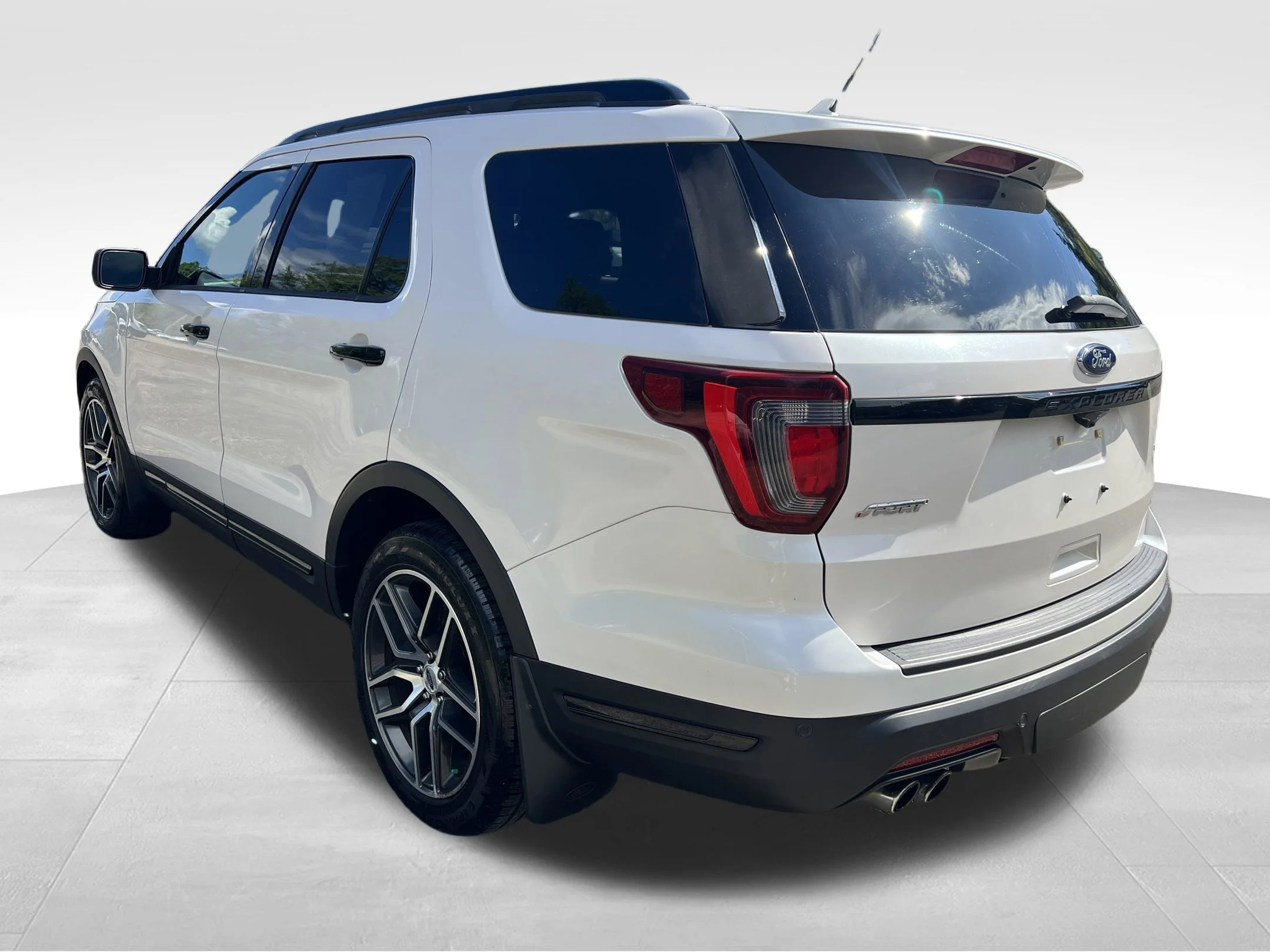 Used 2019 White Ford Sport image 9