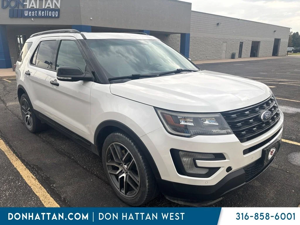 Used 2016 White Ford Sport image 3