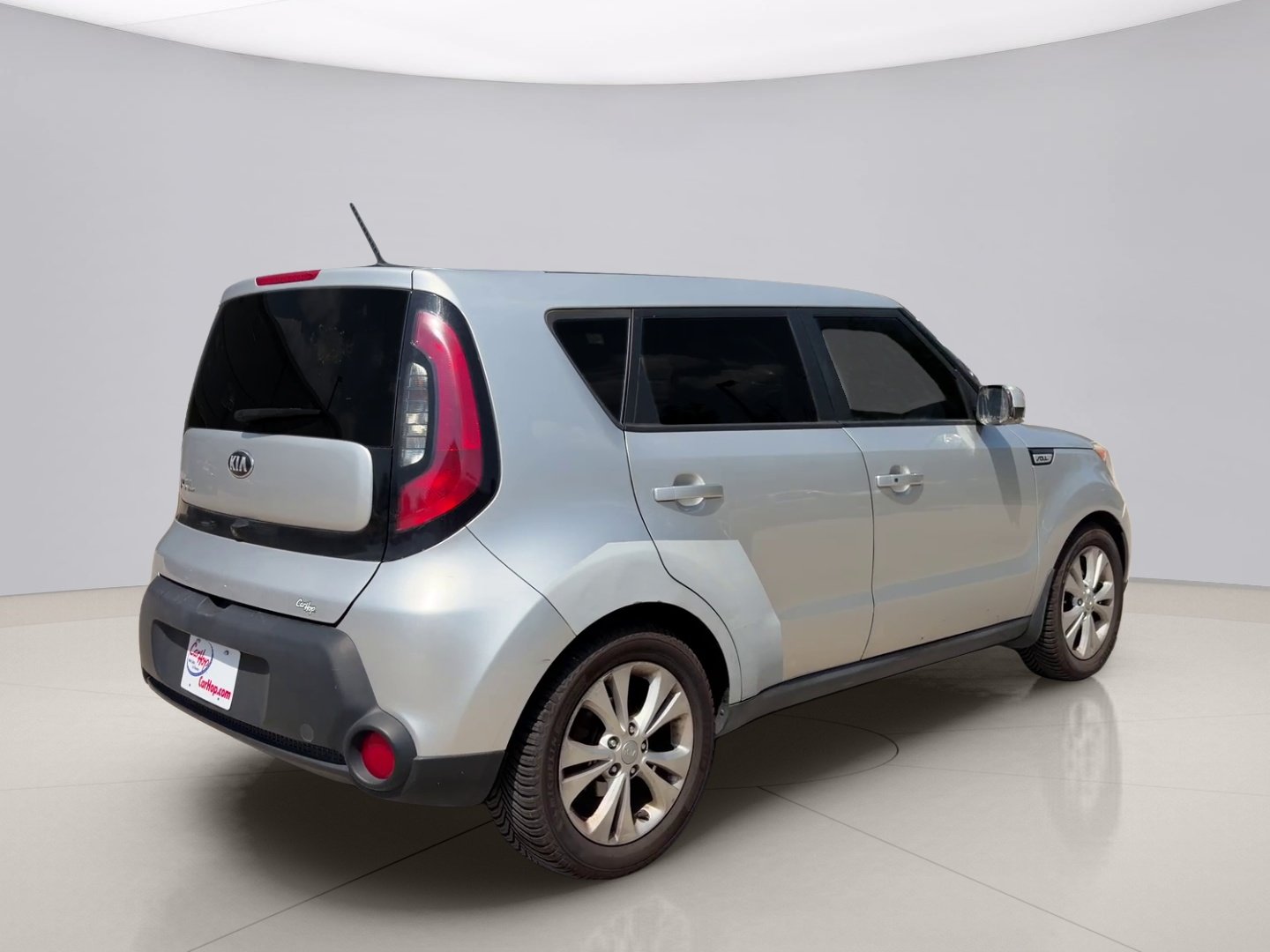 Used 2015 Silver Kia + image 5