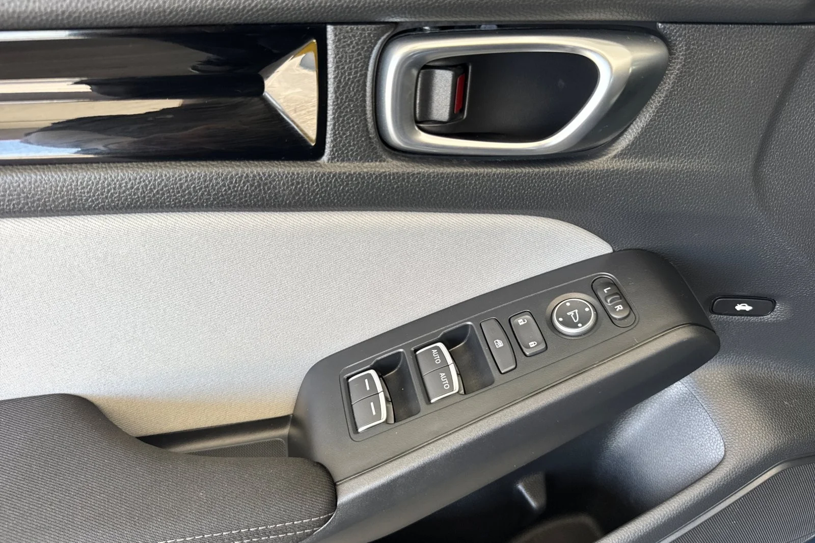 Used 2025 BLUE PEARL Honda Sport image 10