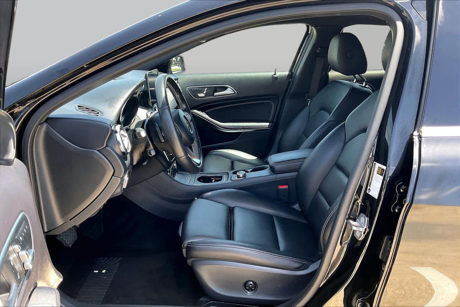 Used 2018 Night Black Mercedes-Benz GLA 250 image 8