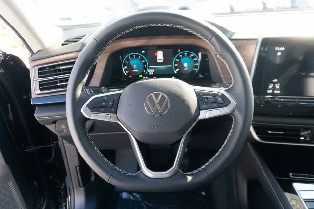 New 2026 Deep Black Pearl Volkswagen 2.0T SE w/Technology image 25