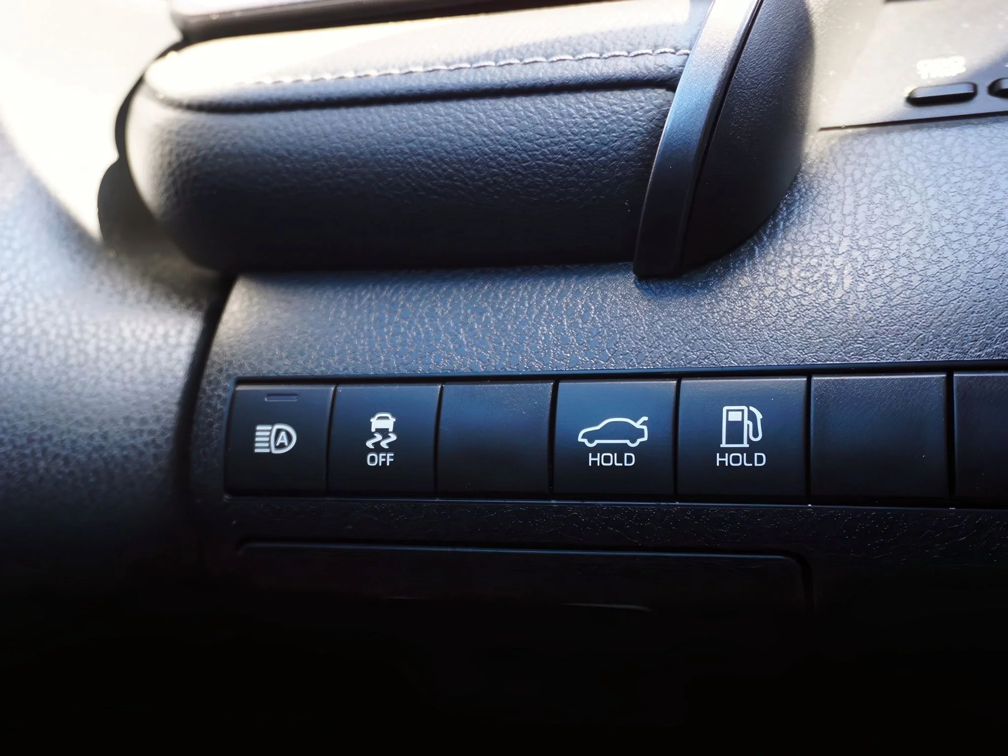 2021 Toyota Camry SE - Photo 15