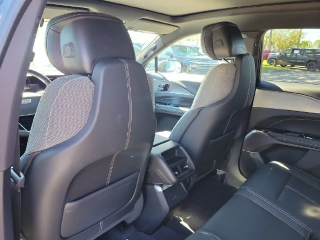 2024 Cadillac LYRIQ Tech - Photo 18