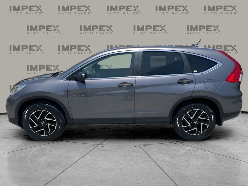 Used 2016  Honda SE image 2