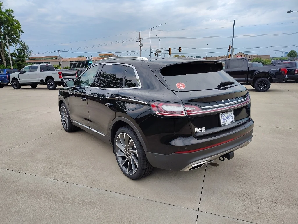 Used 2023 Infinite Black Metallic Lincoln Reserve image 6