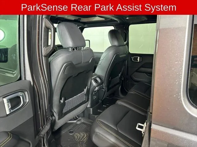 New 2026 Granite Crystal Metallic Clear-Coat Exterior Paint Jeep Sahara image 11