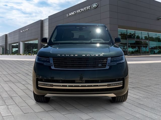 New 2026 Belgravia Green Land Rover SE image 8