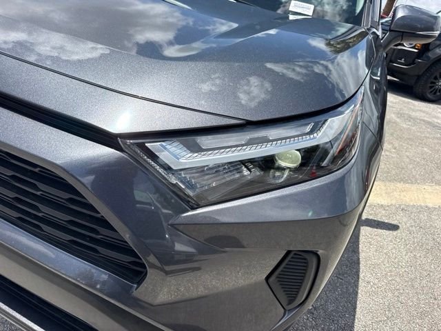 2025 Toyota RAV4 LE - Photo 9