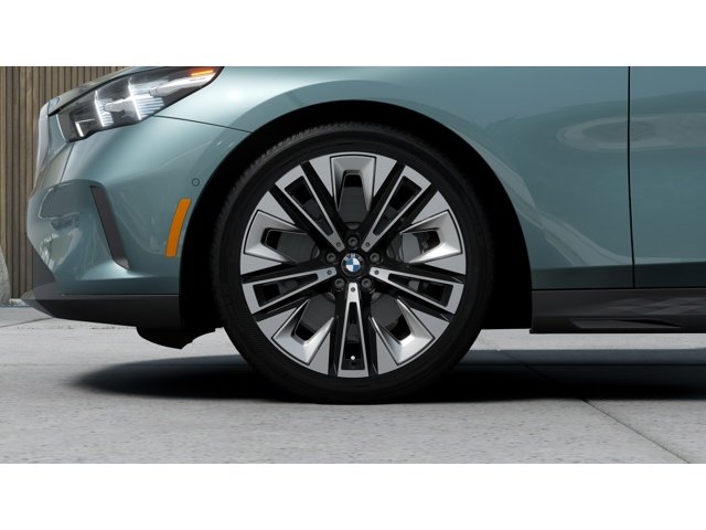 New 2027 Cape York Green Metallic BMW 530i image 7