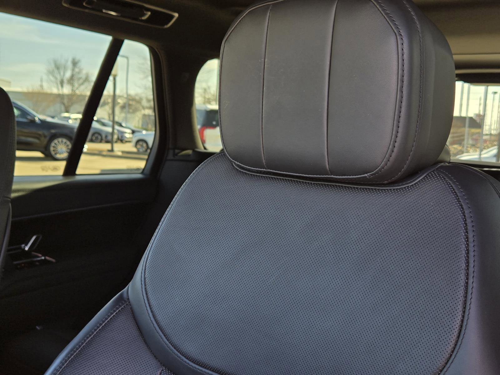 Used 2023 Black Land Rover SE image 18