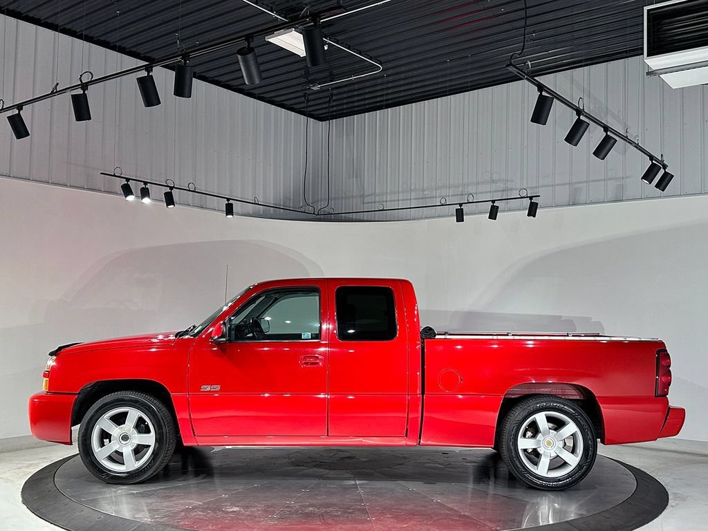 Used 2004 Victory Red Chevrolet NA image 10