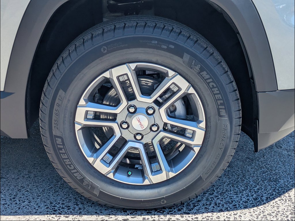 New 2026 Sterling Metallic GMC Elevation image 12