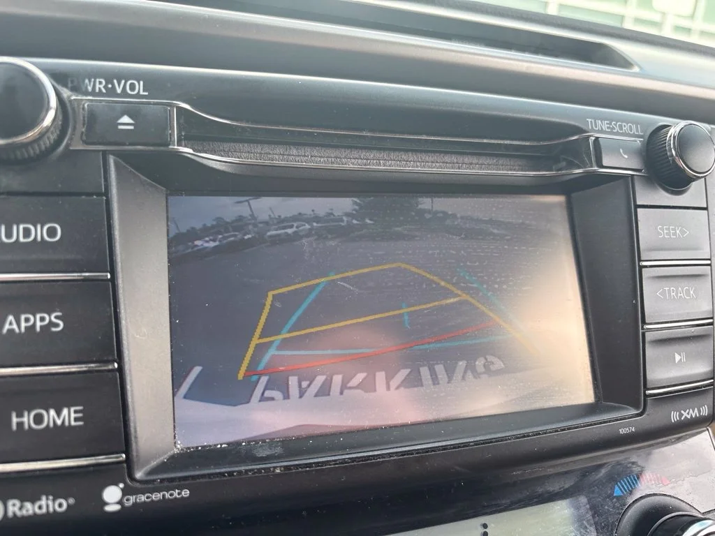 Used 2018 White Toyota XLE image 23