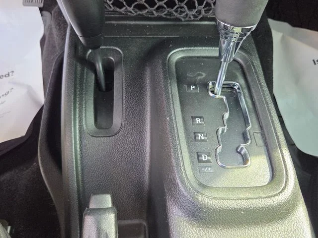 Used 2017  Jeep Sport image 20