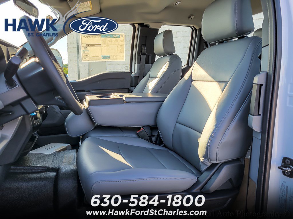 New 2026 Oxford White Ford F-450® XL image 8
