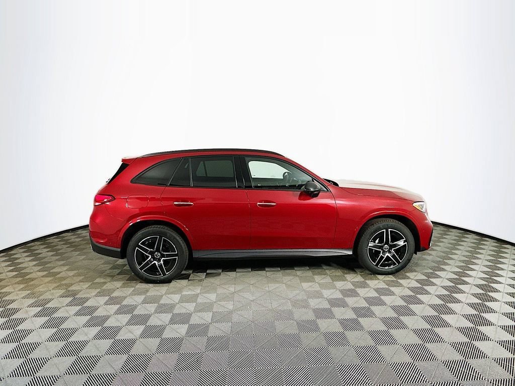New 2026 MANUFAKTUR Patagonia Red Metallic Mercedes-Benz GLC 300 image 38