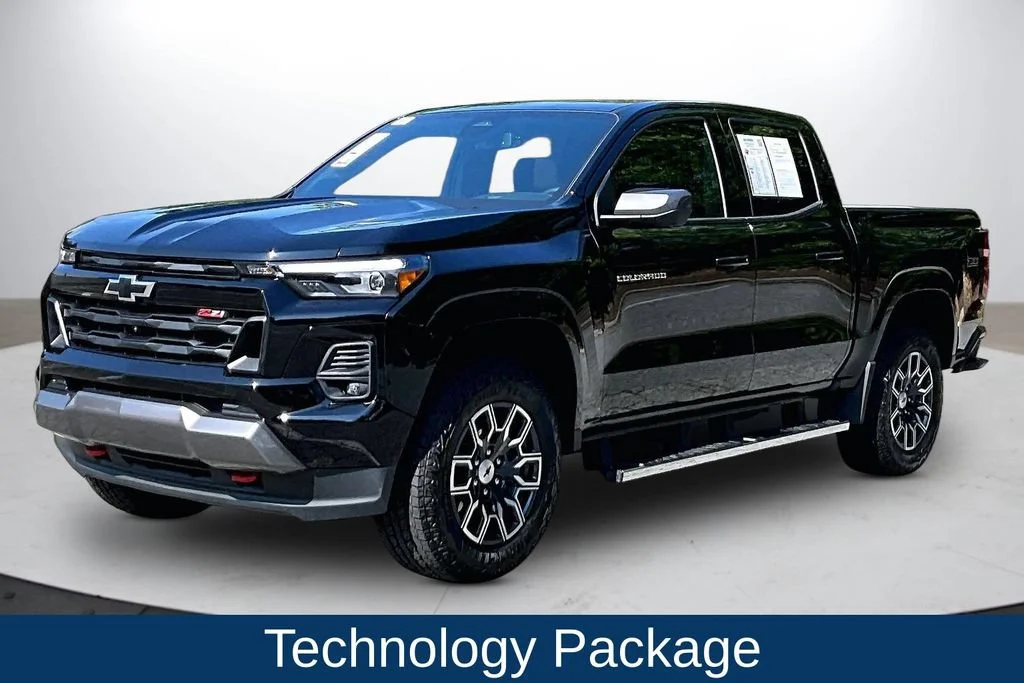 Used 2025 Black Chevrolet Z71 image 4