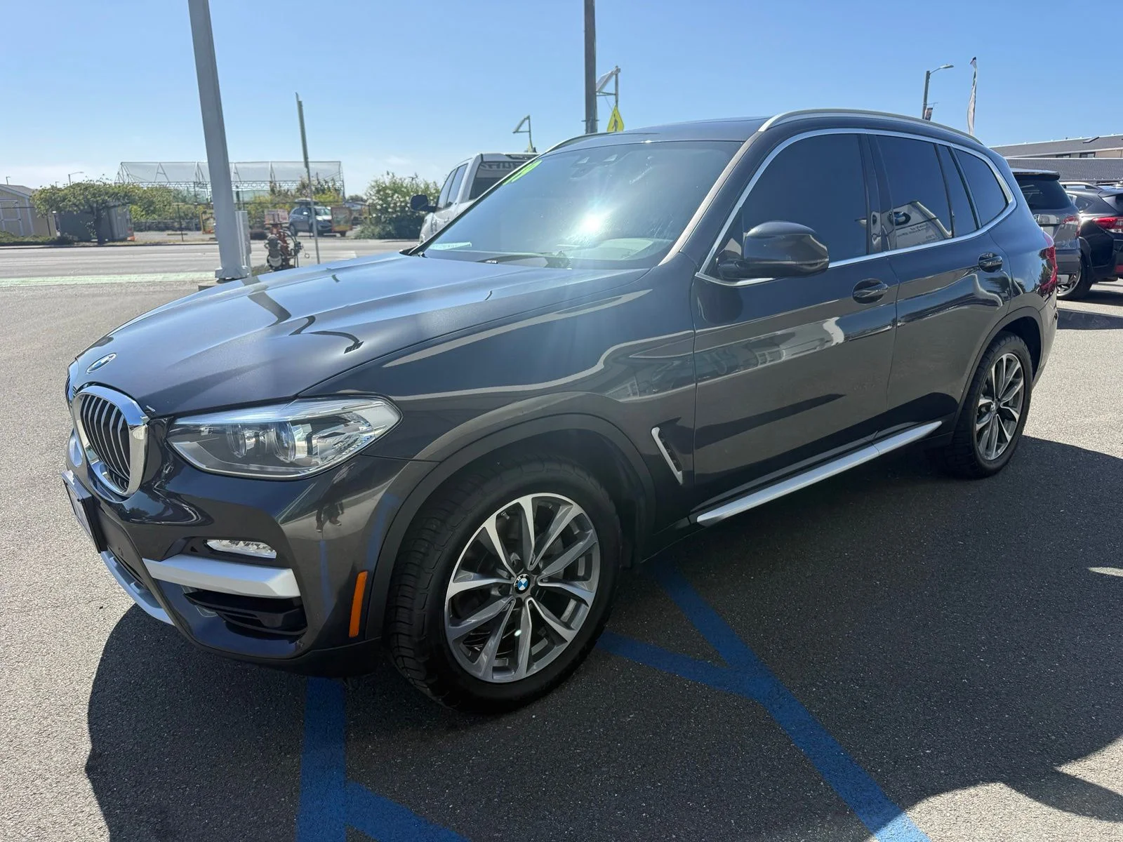 Used 2019 Gray BMW sDrive30i image 4