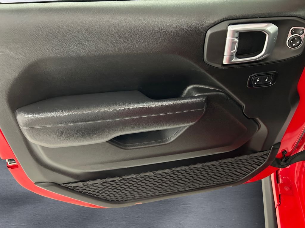 Used 2025 Red Jeep Rubicon image 12