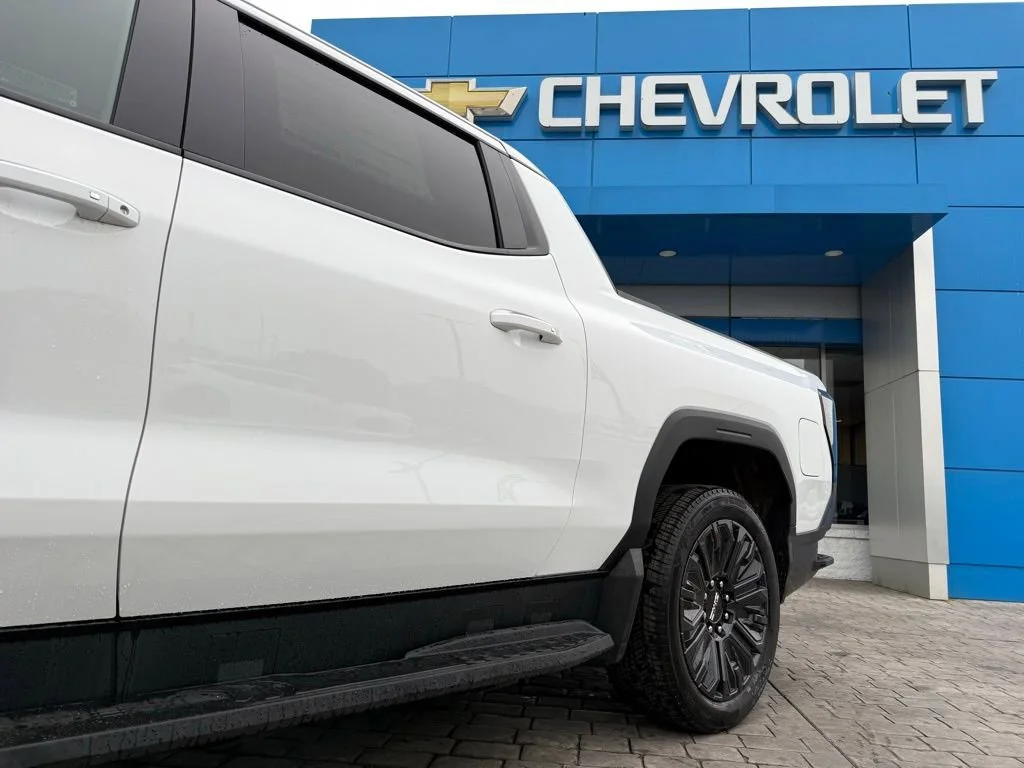 New 2026 Summit White GMC Elevation Extended Range image 5