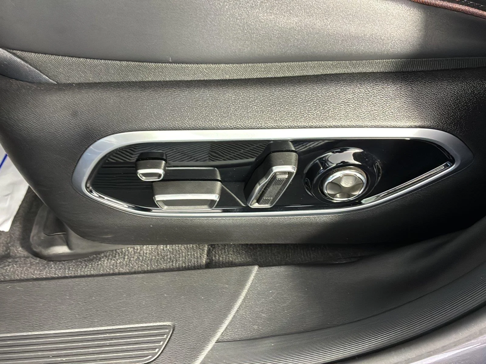 Used 2024 Baltic Gray Metallic Clearcoat Jeep Launch Edition image 23