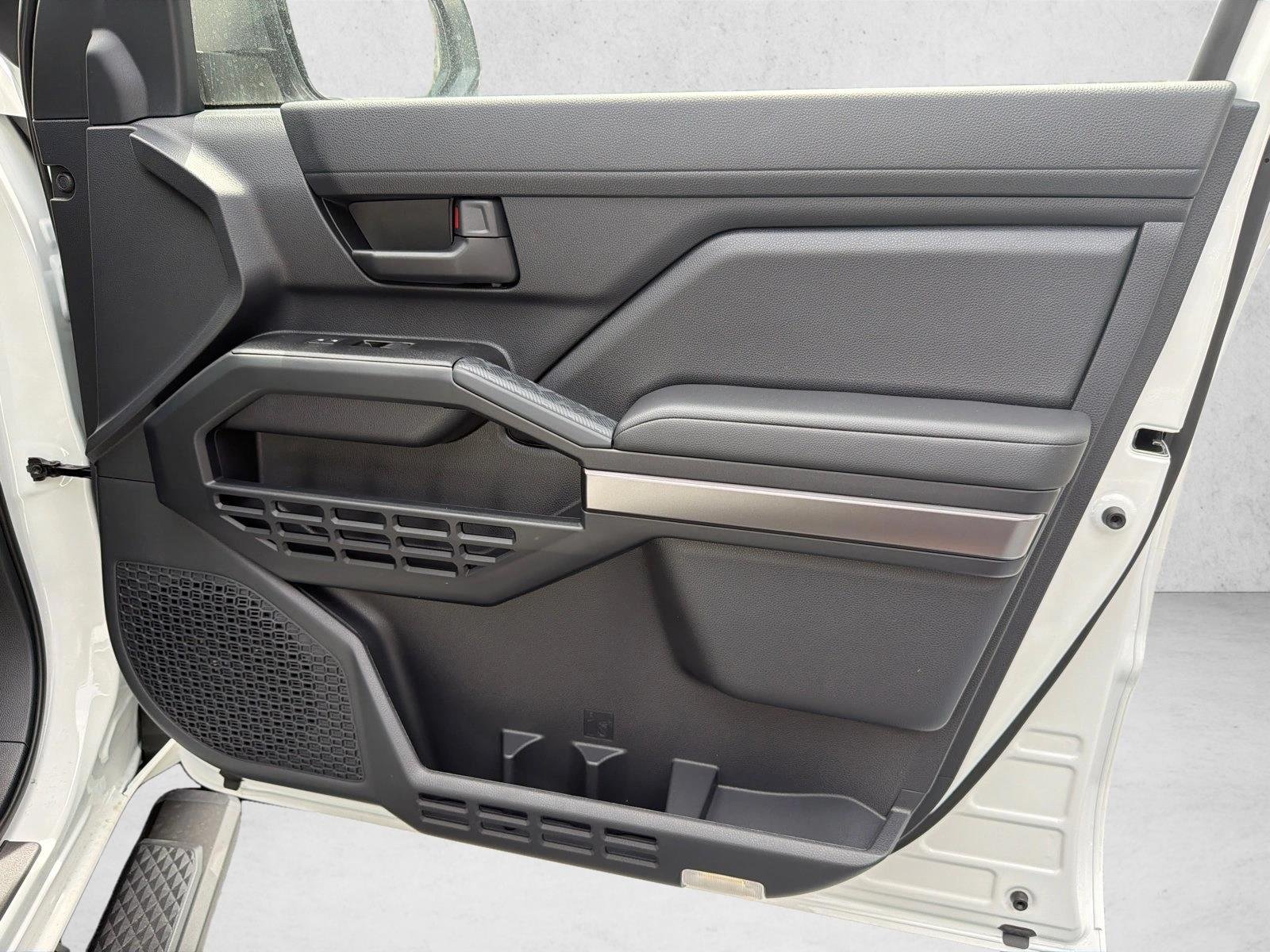 Used 2026 Ice Cap Toyota SR5 image 14