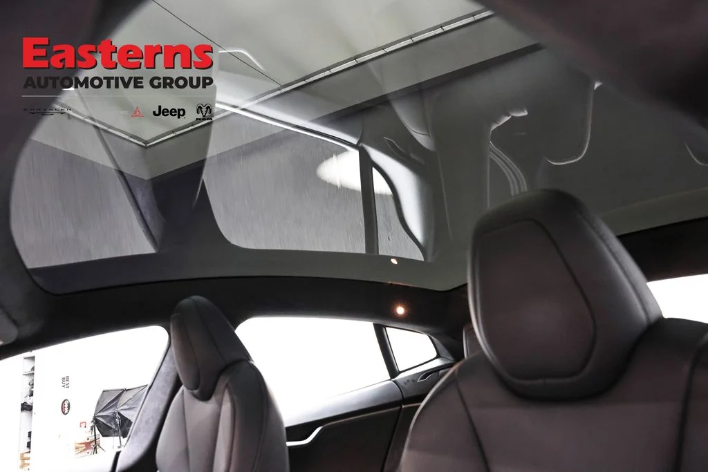 Used 2020 Red Tesla Long Range Plus image 27
