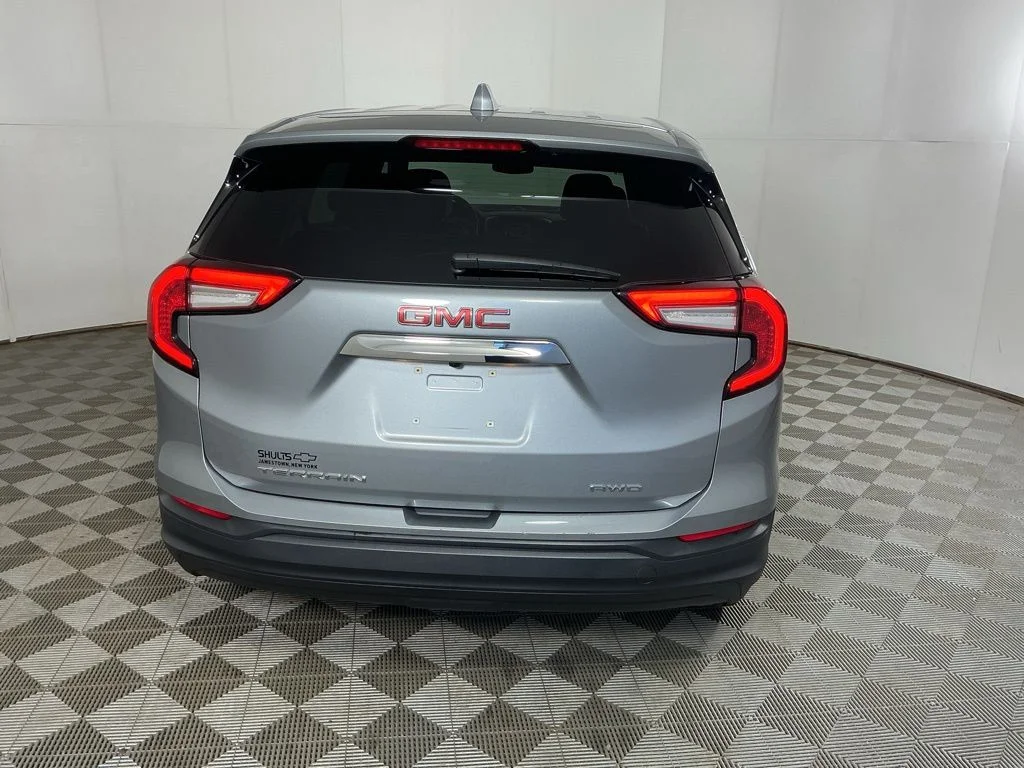 Certified Used 2024 Silver GMC SLE image 8