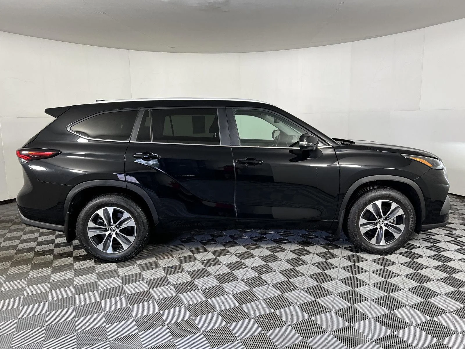 Used 2024 Midnight Black Metallic Toyota XLE image 10
