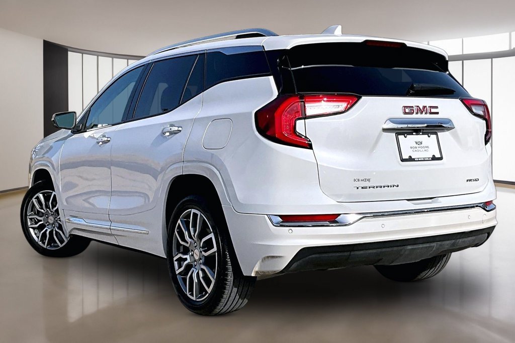 Used 2024 White GMC Denali image 12