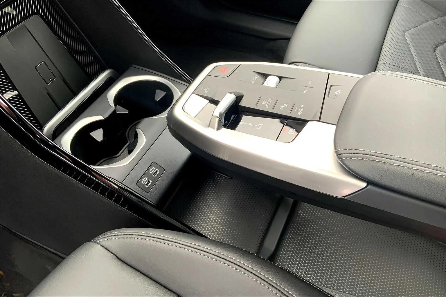 2025 BMW X1 28i - Photo 8