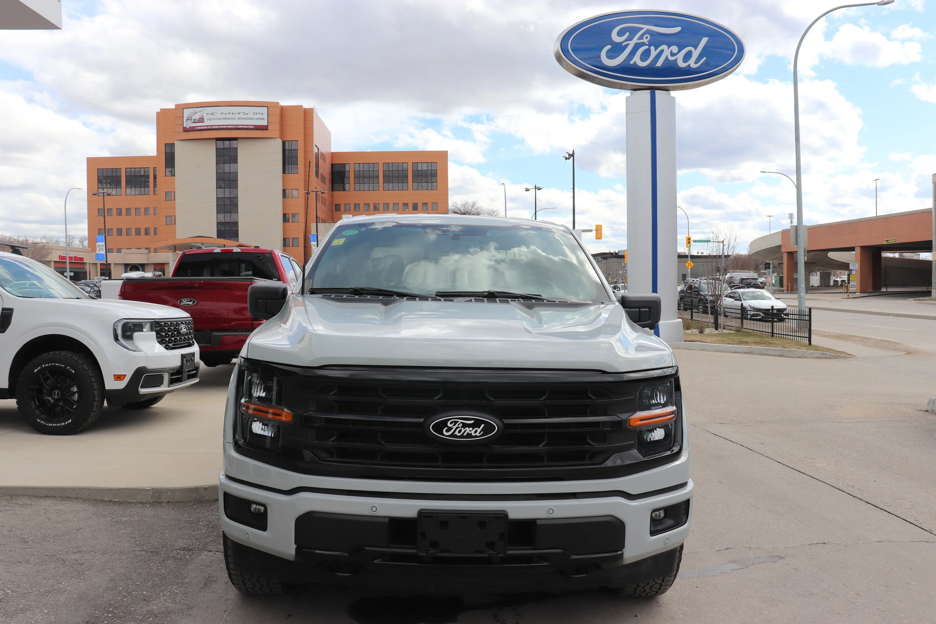 New 2026 AVALANCHE Ford XLT image 2