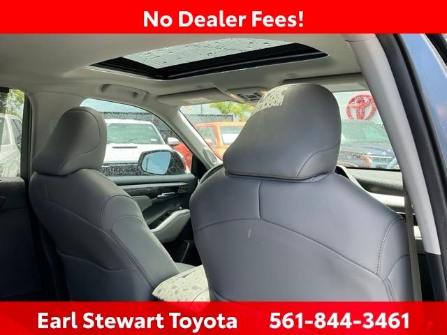 Used 2024  Toyota Limited image 32