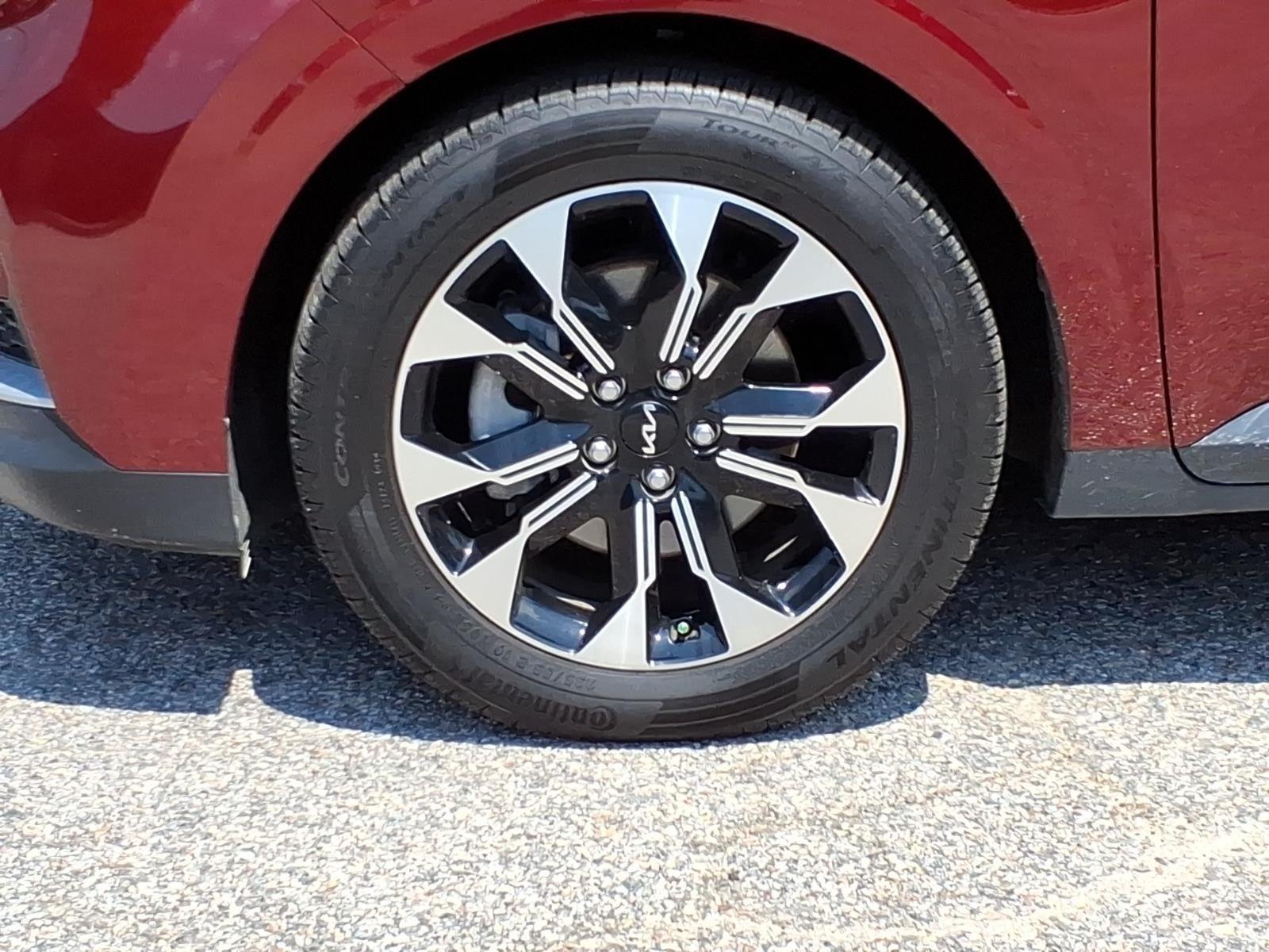 Used 2024 Flare Red Kia EX image 4
