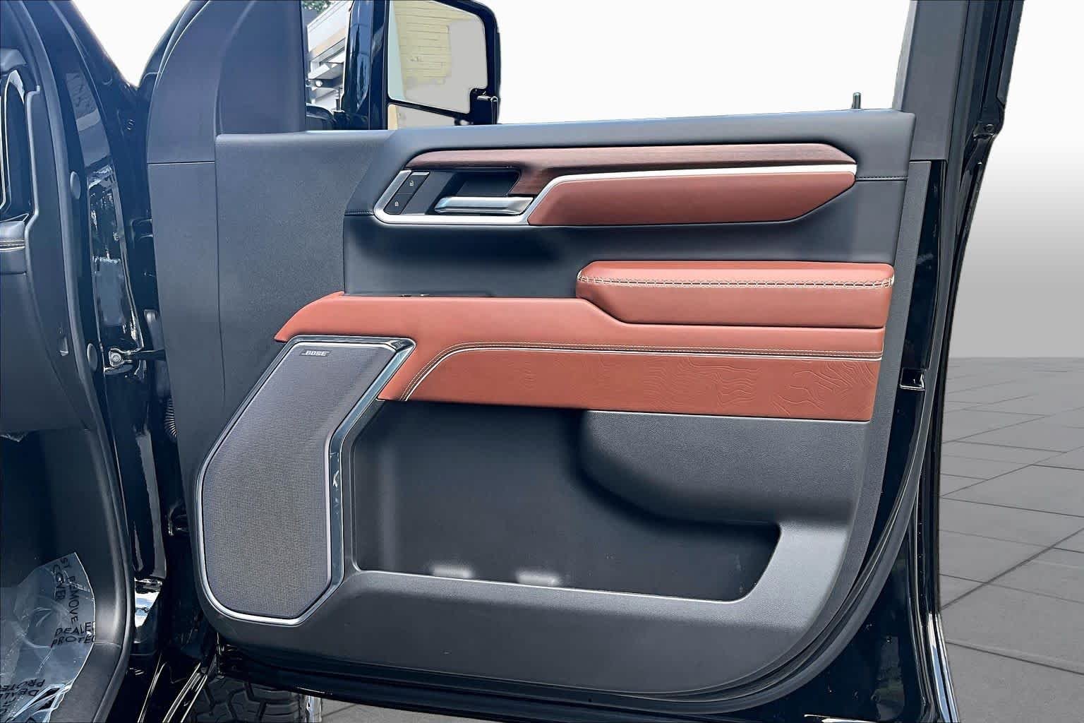 Used 2025 Onyx Black GMC Denali Ultimate image 20
