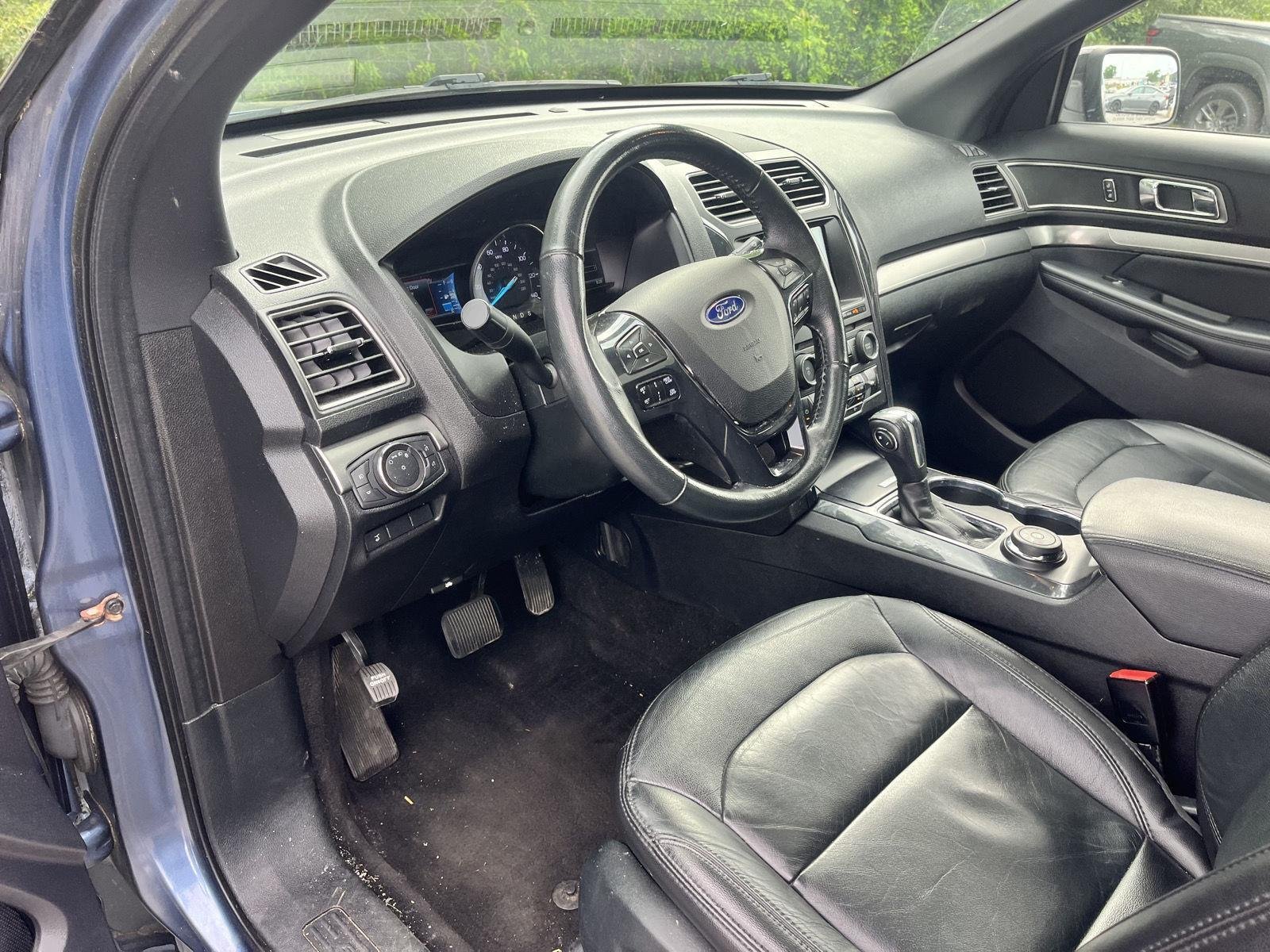 Used 2018 Blue Ford XLT image 16