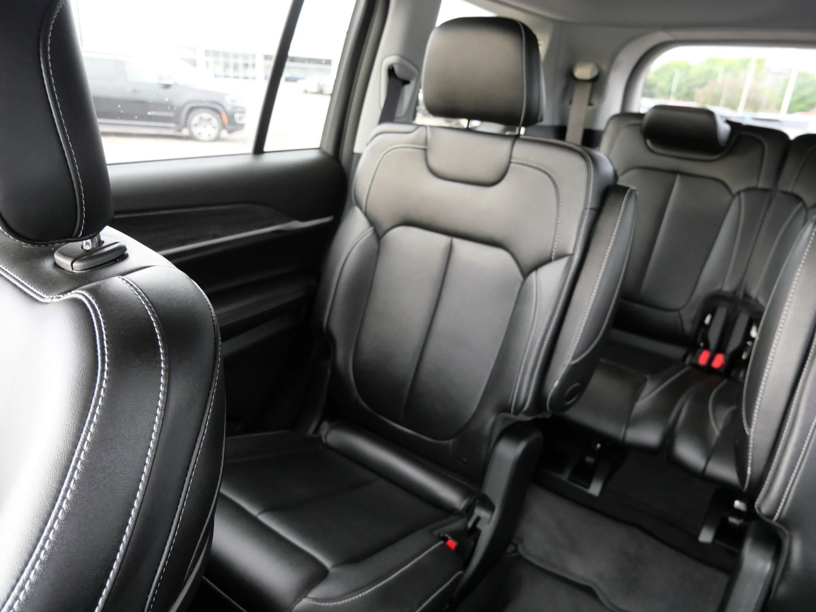 Used 2023 Bright White Clearcoat Jeep Limited image 12