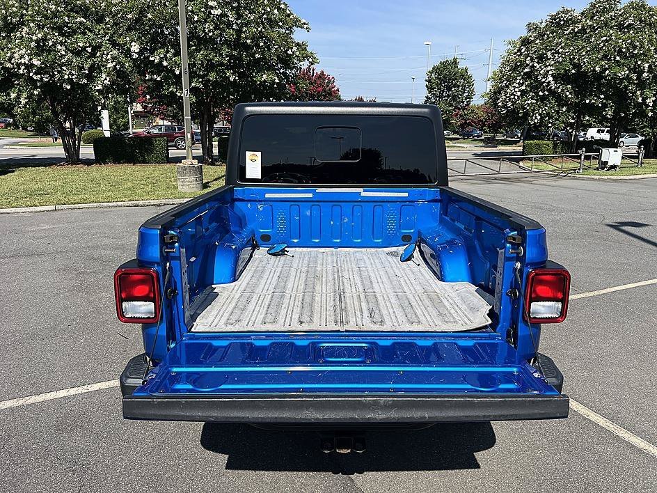 Used 2021 Hydro Blue Pearlcoat Jeep Sport S image 15