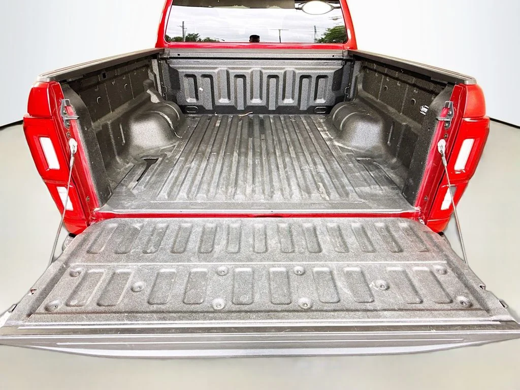 Used 2021 Rapid Red Metallic Tinted Clearcoat Ford XLT image 25