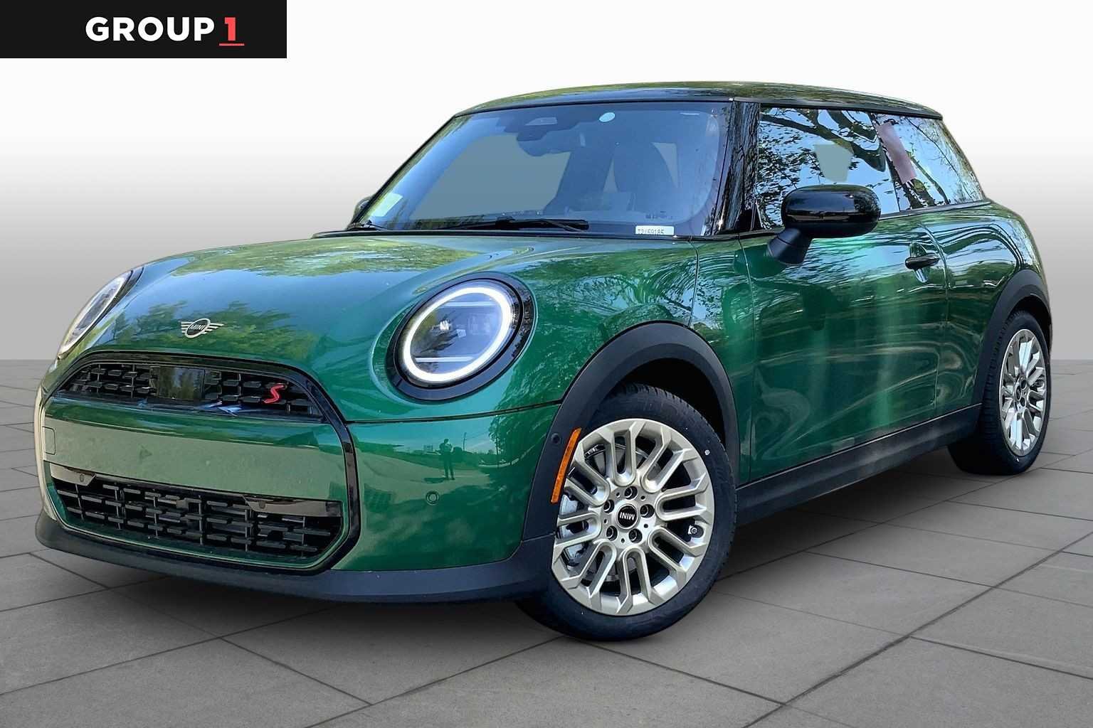 2026 MINI Hardtop Cooper S Signature's photo