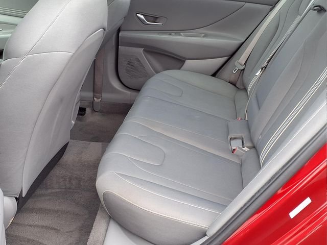 2025 Hyundai Elantra SEL - Photo 12