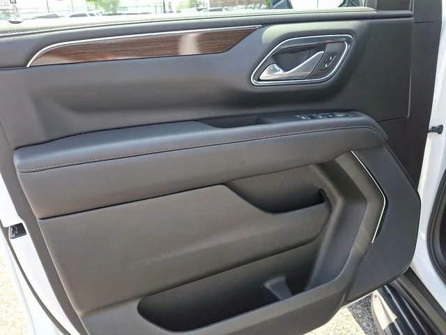 Used 2023 Summit White GMC SLE image 13