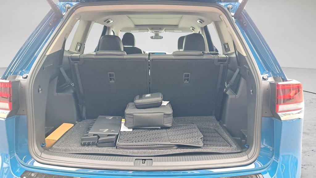 New 2026 Blue Volkswagen 2.0T SEL Premium R-Line image 28
