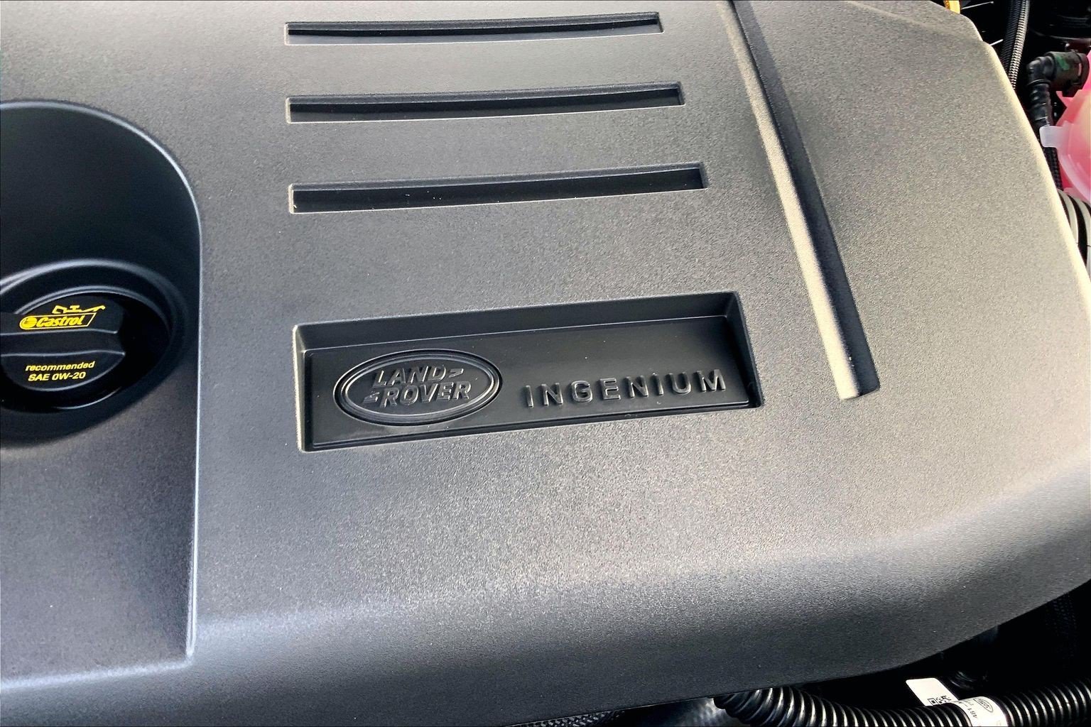 New 2027 Santorini Black Land Rover SE image 17