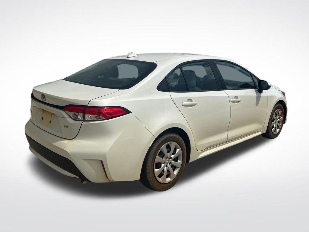 Used 2021 White Toyota LE image 3