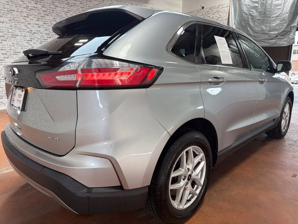 Used 2024 Silver Metallic Ford SEL image 7