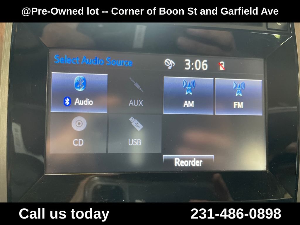 Used 2015 White Toyota SR image 20